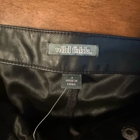 NWT Wild Fable Faux Leather Skirt with Zipper Details - Picture 3 of 5